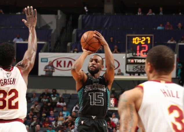 前锋始终抱 前锋始终抱